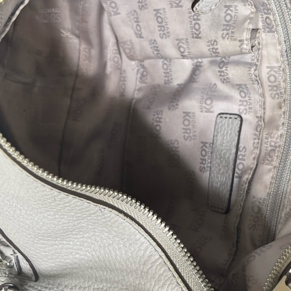 SOLD 😃 Michael Kors Gray Leather Slouch Purse w. Chrome Hardware - Picture 10 of 11